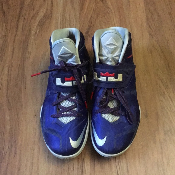 Shoes - Lebron soldier 8